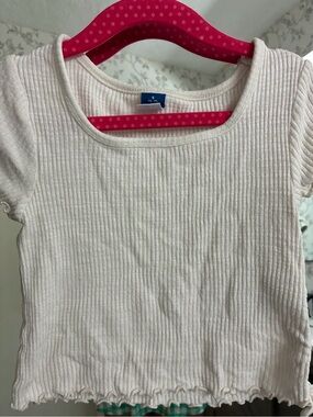 Old Navy Light Cream Ribbed Short Sleeve Tee girls size Small